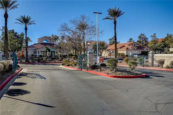 $1,600 | 760 Hunters Creek Lane, Unit 104, Las Vegas, NV 89145