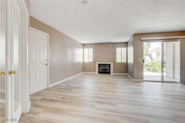$1,600 | 760 Hunters Creek Lane, Unit 104, Las Vegas, NV 89145