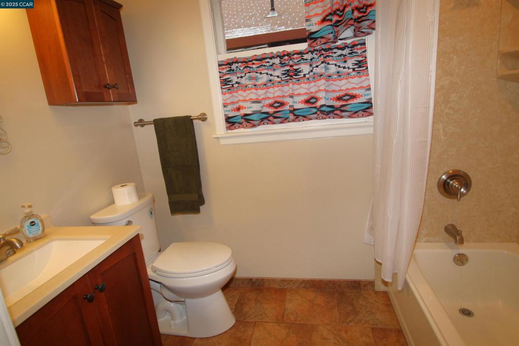 1002-1002 Warren Street Martinez, CA 94553 - Photo 14 of 26