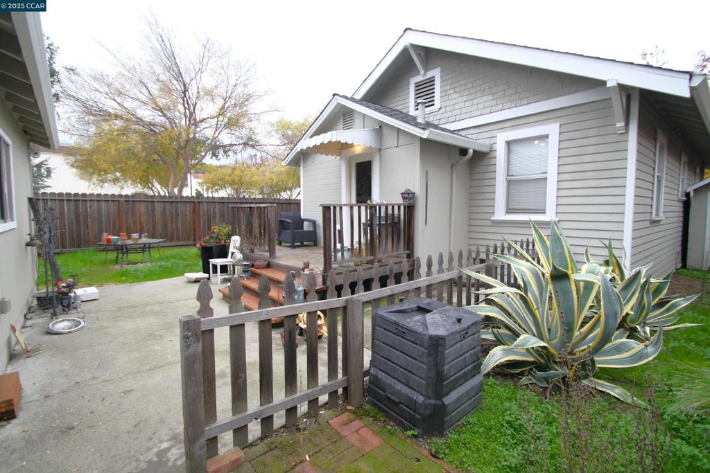 1002-1002 Warren Street Martinez, CA 94553 - Photo 21 of 26