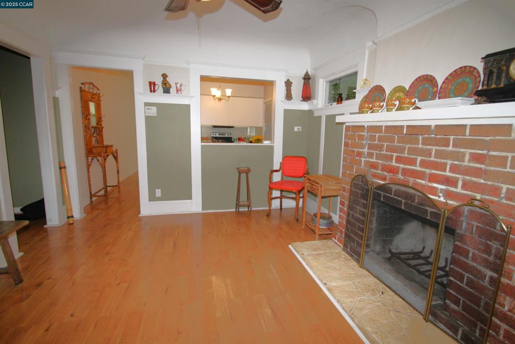 1002-1002 Warren Street Martinez, CA 94553 - Photo 4 of 26