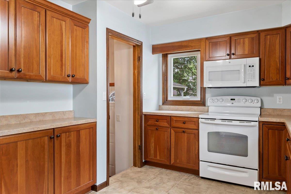 2413 South Walnut Street Springfield, IL 62704 - Photo 13 of 37 Gallery Image 13