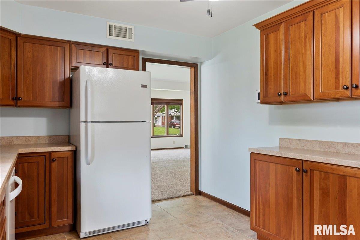 2413 South Walnut Street Springfield, IL 62704 - Photo 15 of 37 Gallery Image 15