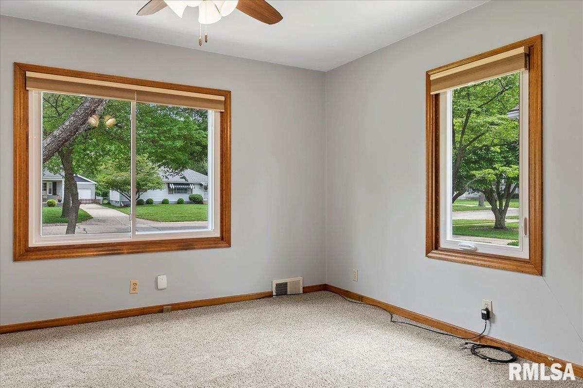 2413 South Walnut Street Springfield, IL 62704 - Photo 16 of 37 Gallery Image 16