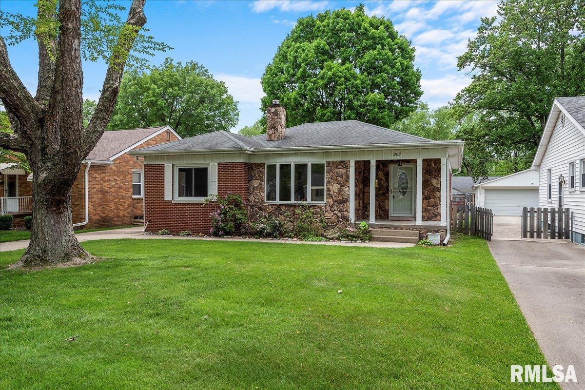 2413 South Walnut Street Springfield, IL 62704 - Photo 2 of 37 Gallery Image 2