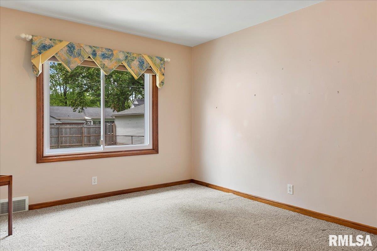 2413 South Walnut Street Springfield, IL 62704 - Photo 23 of 37 Gallery Image 23