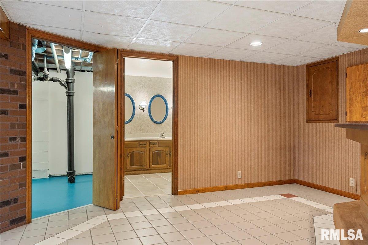 2413 South Walnut Street Springfield, IL 62704 - Photo 30 of 37 Gallery Image 30