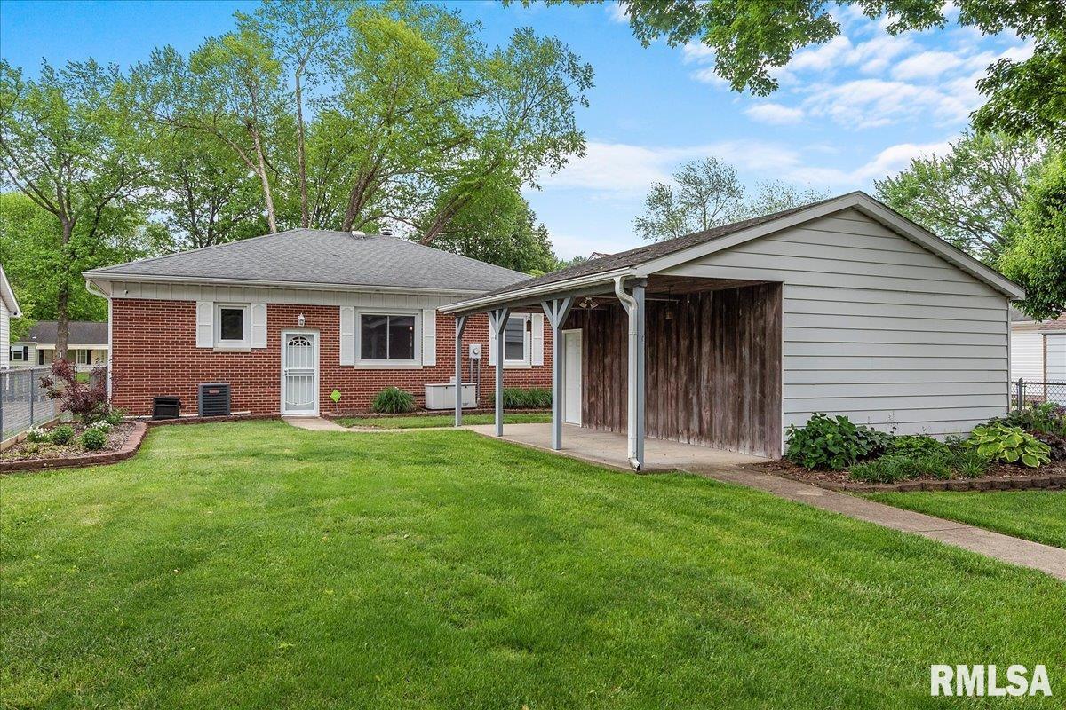 2413 South Walnut Street Springfield, IL 62704 - Photo 37 of 37 Gallery Image 37