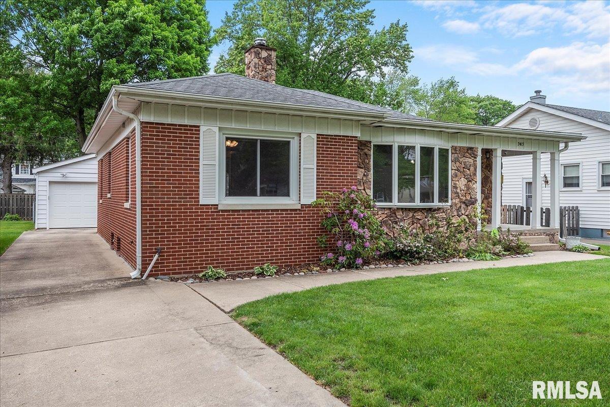 2413 South Walnut Street Springfield, IL 62704 - Photo 4 of 37 Gallery Image 4