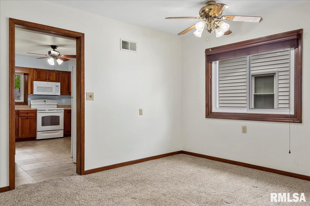 2413 South Walnut Street Springfield, IL 62704 - Photo 6 of 37 Gallery Image 6