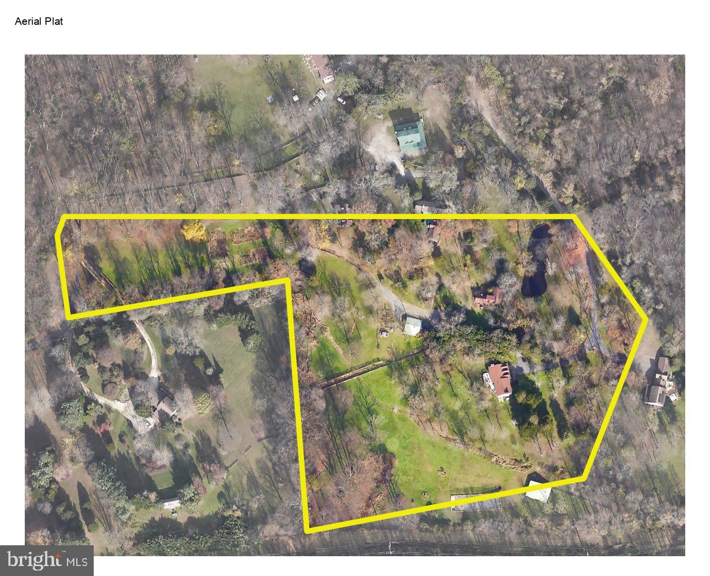 5360 Winfield Road Fairfax, VA 22030 - Photo 2 of 3 a view of bath room