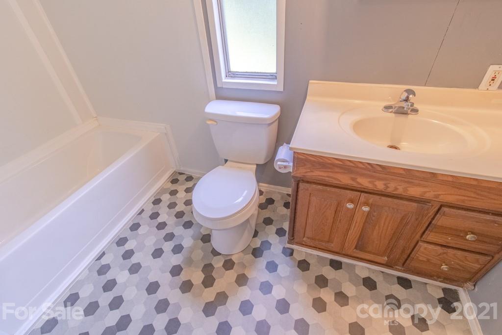54 McDonald Road Arden, NC 28704 - Photo 8 of 19 Gallery Image 8