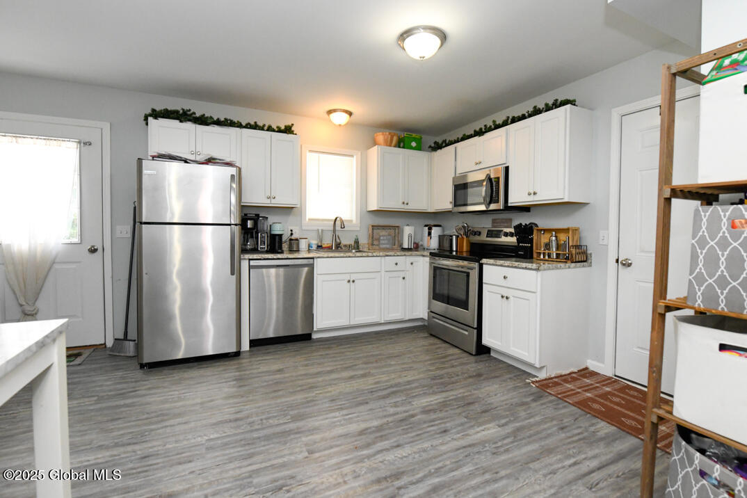 3399 Carman Road Schenectady, NY 12303 - Photo 19 of 22 B Kitchen