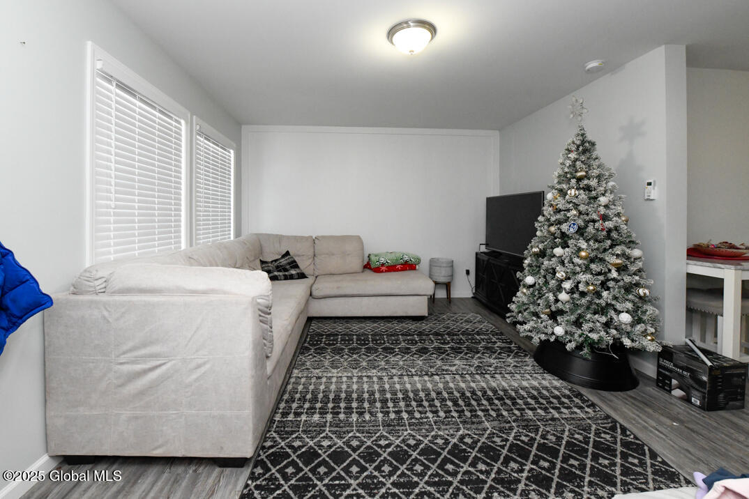 3399 Carman Road Schenectady, NY 12303 - Photo 20 of 22 B Living Room
