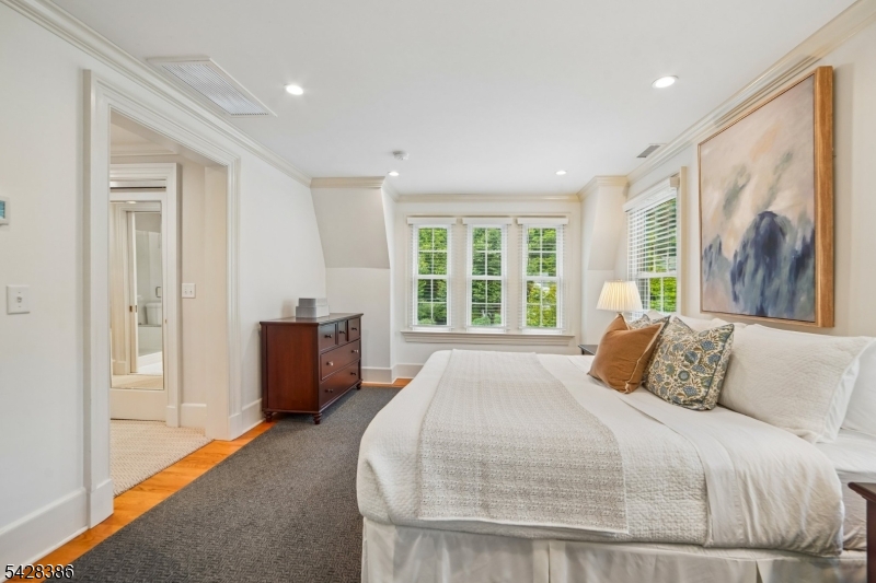 148 Beekman Road Summit, NJ 07901 - Photo 15 of 31