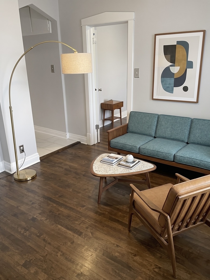 1655 West Irving Park Road, Unit 1R Chicago, IL 60613 - Photo 2 of 9