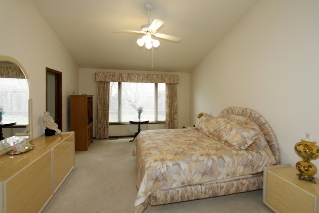 3338 Elmdale Road Glenview, IL 60025 - Photo 13 of 20 Gallery Image 13