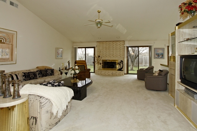 3338 Elmdale Road Glenview, IL 60025 - Photo 5 of 20 Gallery Image 5