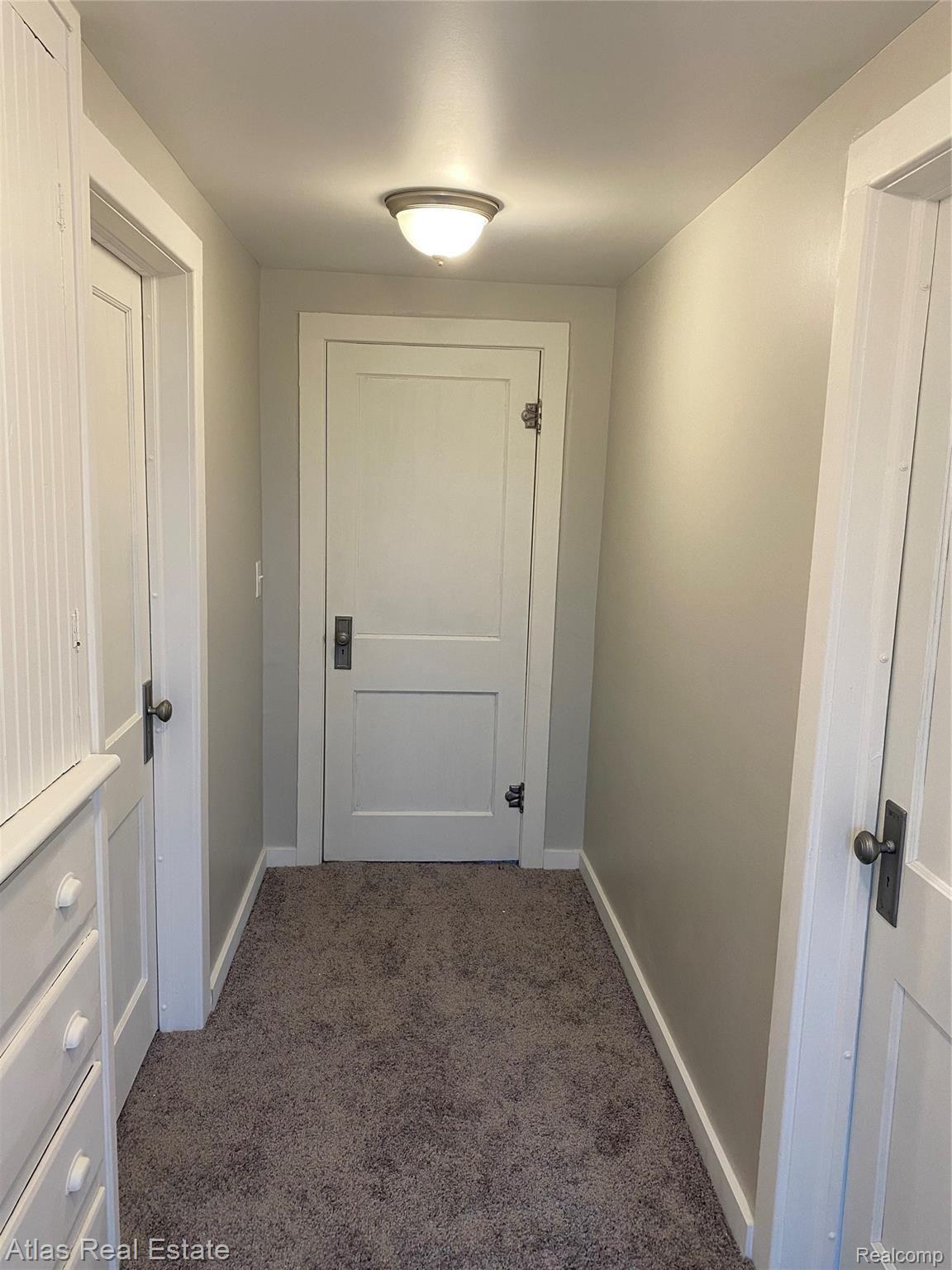 8140 South State Road Goodrich, MI 48438 - Photo 11 of 21 Upstairs hall