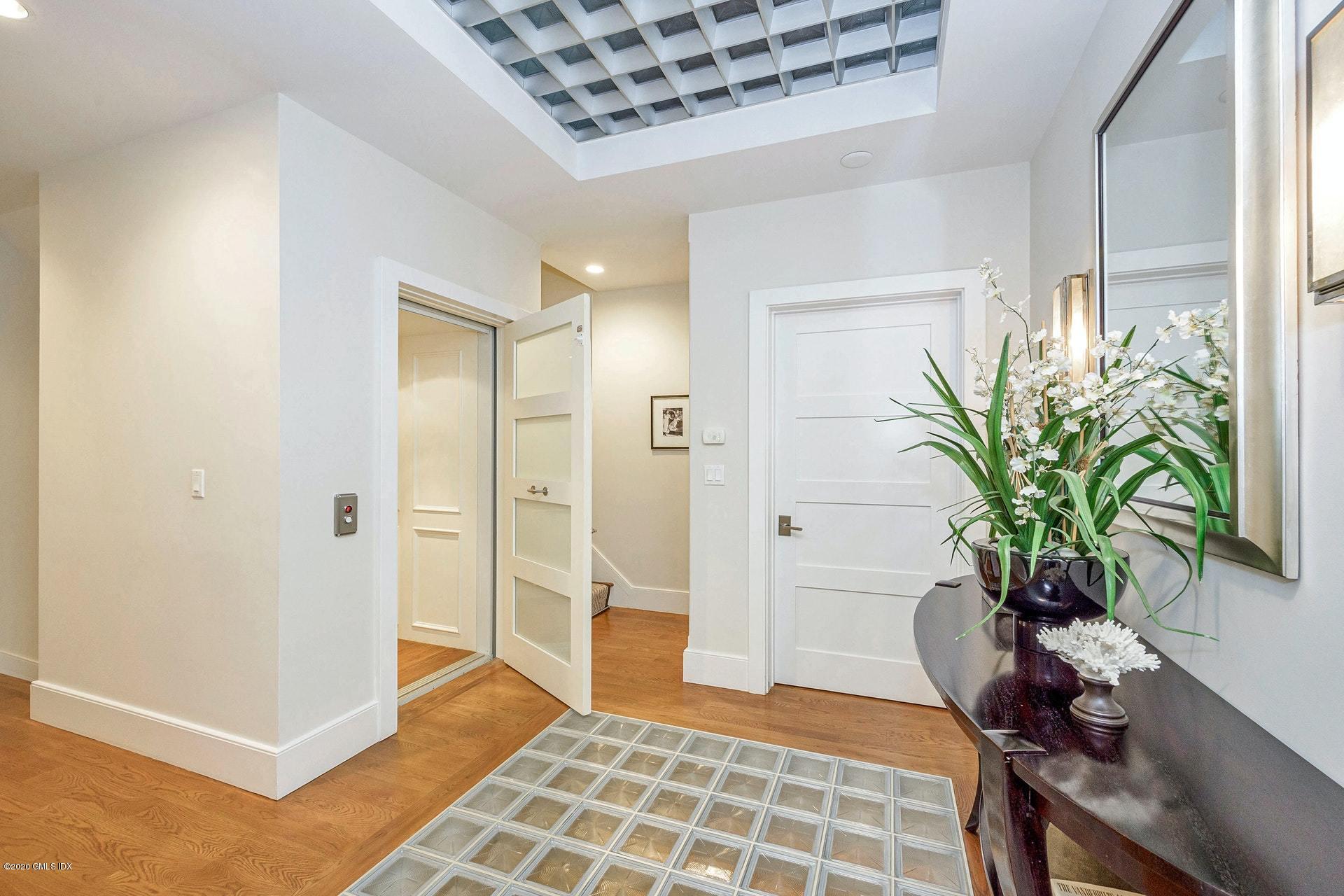 83 Howard Road Greenwich, CT 06831 - Photo 12 of 37 12
