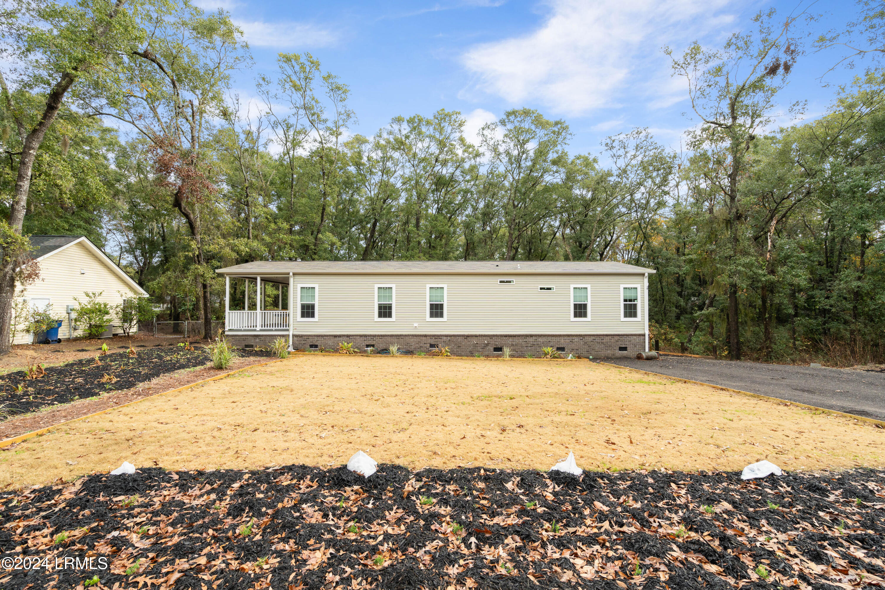 18 Blythewood Road Beaufort, SC 29907 - Photo 2 of 31 18 Blythewood-2