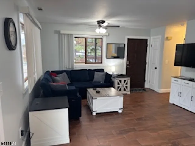 $2,100 | 12 Stonehill Drive, Unit 1, Vernon, NJ 07462
