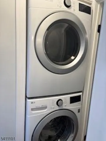 $2,100 | 12 Stonehill Drive, Unit 1, Vernon, NJ 07462