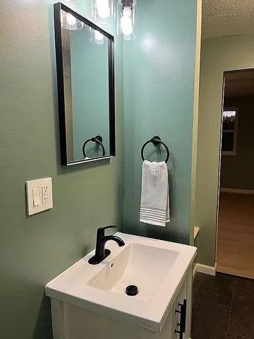 $299,900 | 4 Lou Ann Lane, Delmont, PA 15626