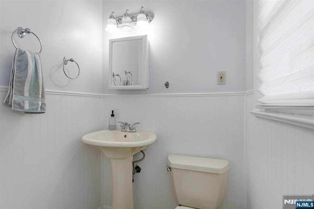 38 Parson Road Clifton, NJ 07012 - Photo 23 of 36 Gallery Image 23