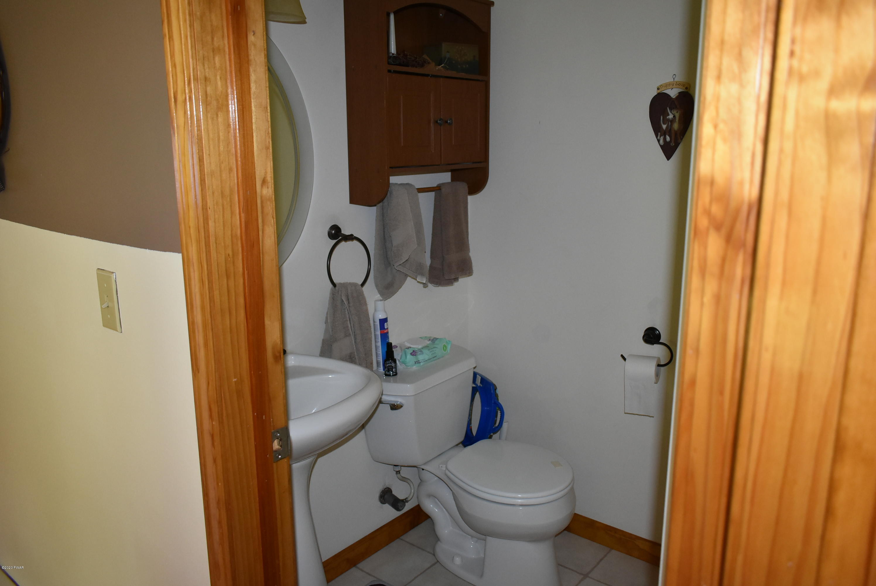 119 Gapview Road Milford, PA 18337 - Photo 8 of 16 Half Bath