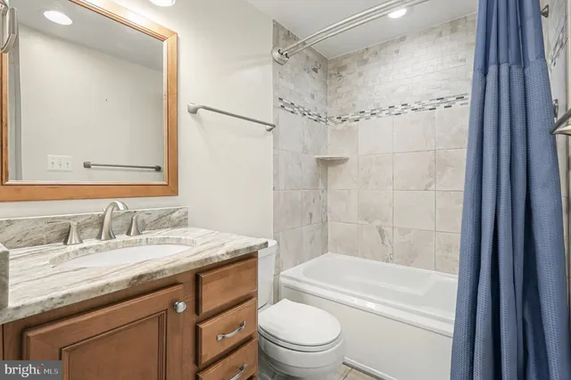 $440,000 | 1904 Pohick Creek Court, Woodbridge, VA 22192