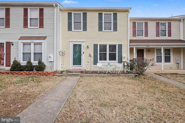 $440,000 | 1904 Pohick Creek Court, Woodbridge, VA 22192