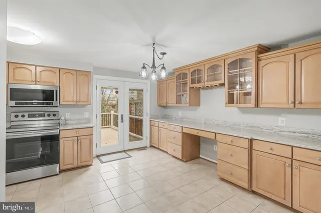 $440,000 | 1904 Pohick Creek Court, Woodbridge, VA 22192