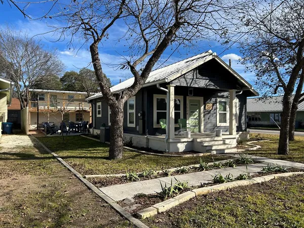 $649,000 | 1524 Water Street, Kerrville, TX 78028