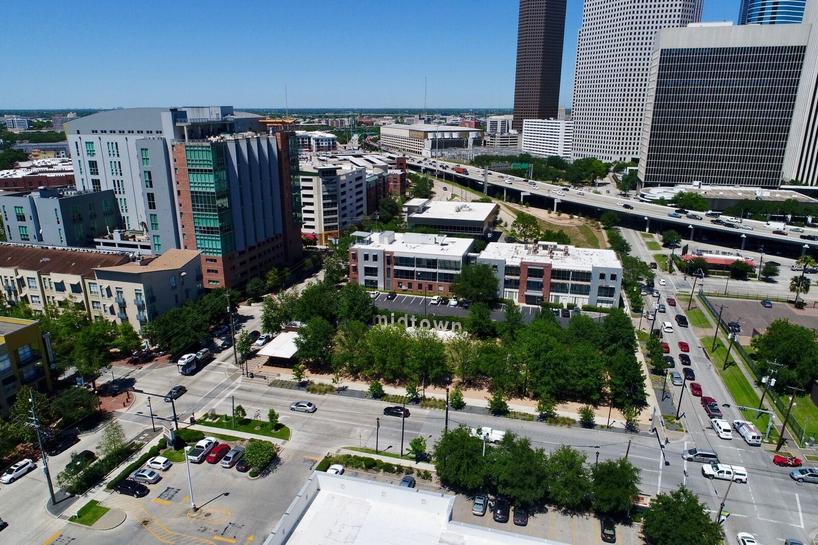 2000 Bagby Street, Unit 11415 Houston, TX 77002 - Photo 31 of 35 Convenience and entertainment is at your door step. The Rise has easy access to Downtown Houston, Texas medical center, and The Galleria. You are close to restaurants, parks, sports arenas, bars, and theater district.