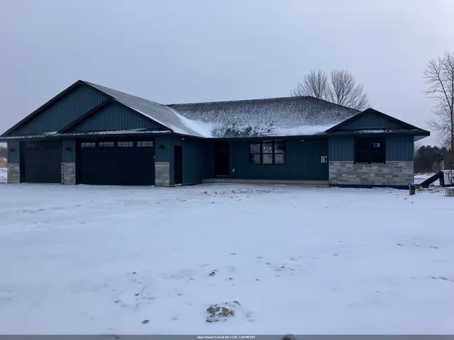 $599,900 | 6340 Hidden Hls Court, Denmark, WI 54208