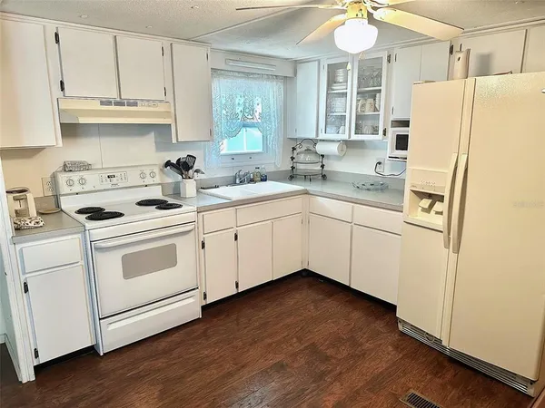 $95,000 | 9790 66th Street North, Unit 265, Pinellas Park, FL 33777