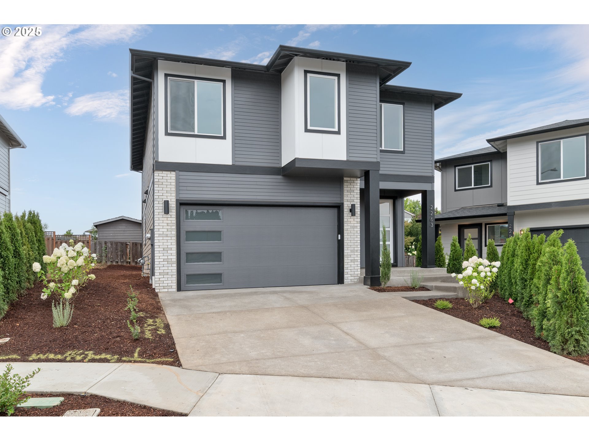 2263 Southwest Phyllis Place Gresham, OR 97080 - Photo 2 of 34