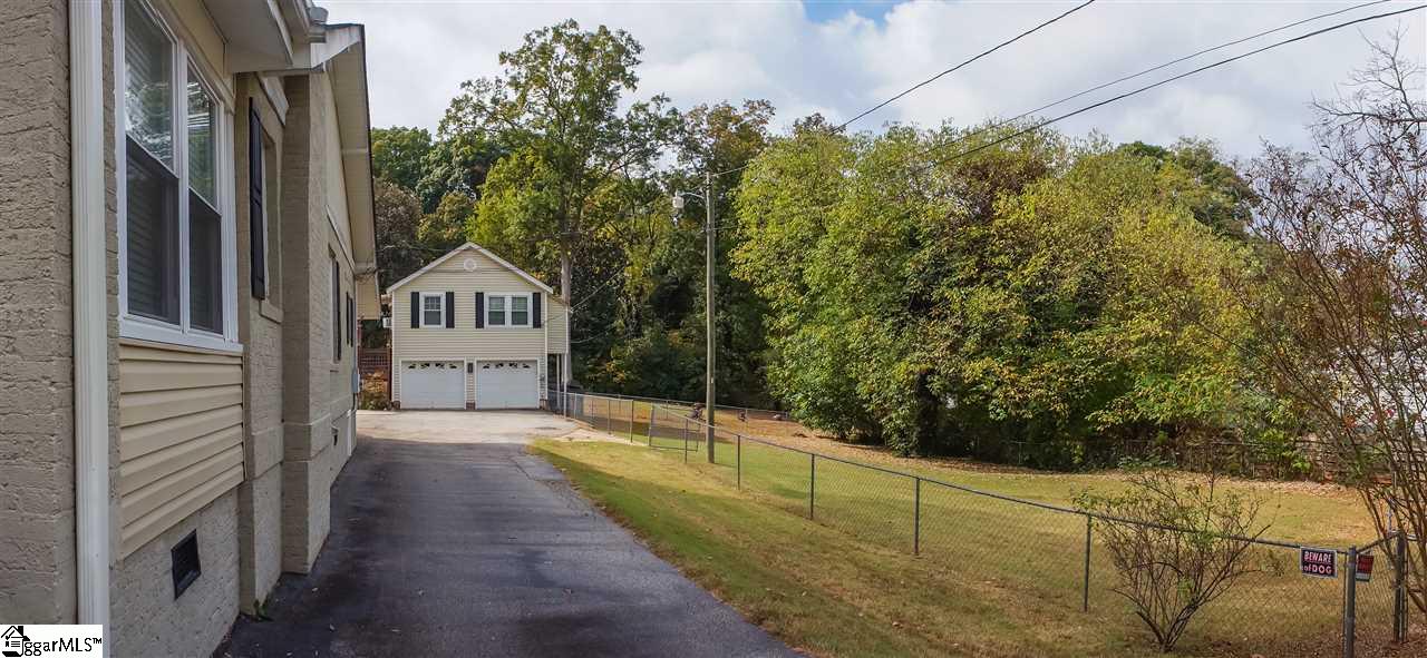 3203 Old Buncombe Road Greenville, SC 29609 - Photo 3 of 20 Gallery Image 3