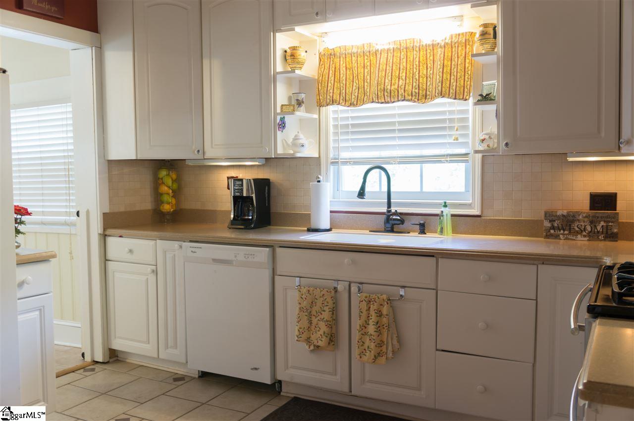 3203 Old Buncombe Road Greenville, SC 29609 - Photo 5 of 20 Gallery Image 5