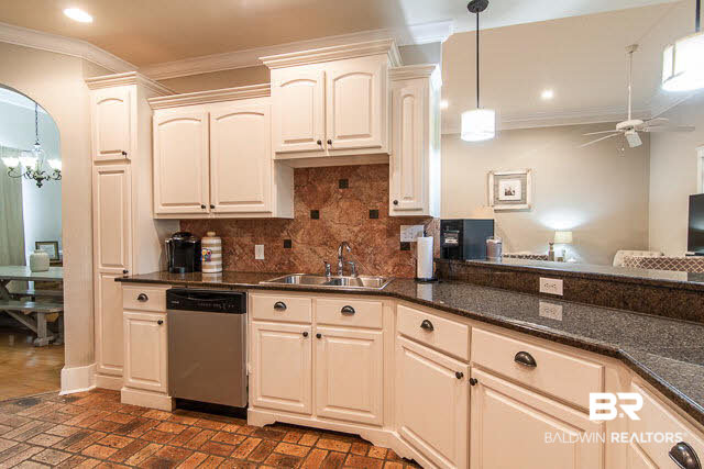 11099 Niblick Loop Fairhope, AL 36532 - Photo 14 of 33 Kitchen