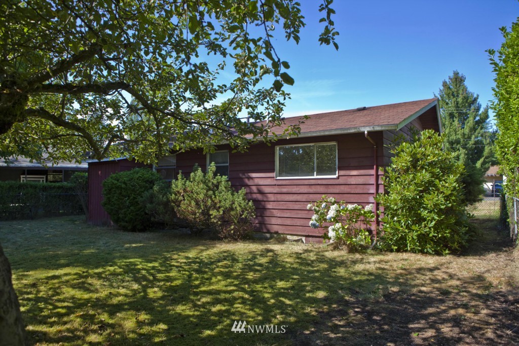 3625 Northeast 9th Street Renton, WA 98056 - Photo 12 of 13