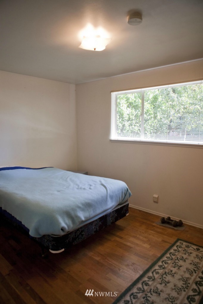3625 Northeast 9th Street Renton, WA 98056 - Photo 10 of 13