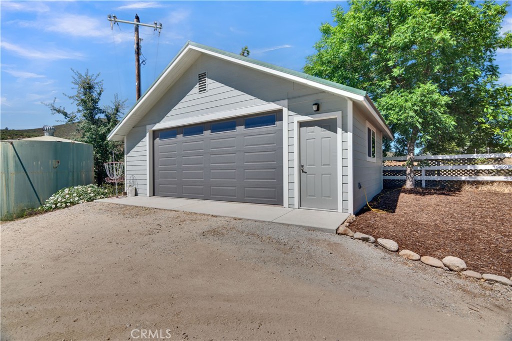 71182 Heinsen Road Bradley, CA 93426 - Photo 43 of 62 Garage