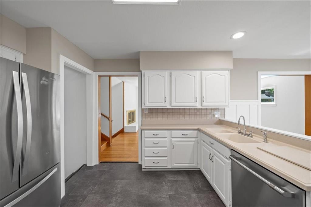 8204 Tomahawk Road Prairie Village, KS 66208 - Photo 13 of 46