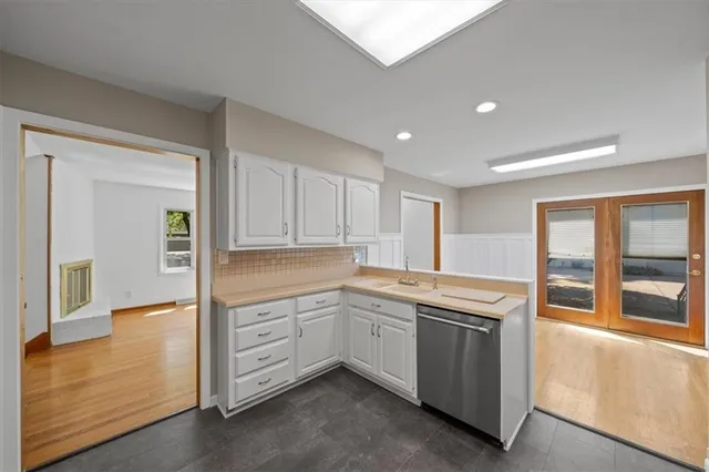 $595,000 | 8204 Tomahawk Road, Prairie Village, KS 66208