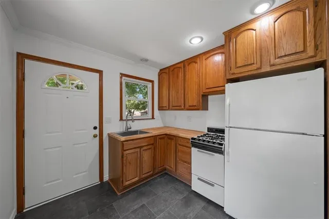 $595,000 | 8204 Tomahawk Road, Prairie Village, KS 66208