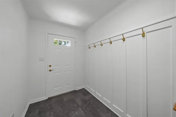 $585,000 | 8204 Tomahawk Road, Prairie Village, KS 66208
