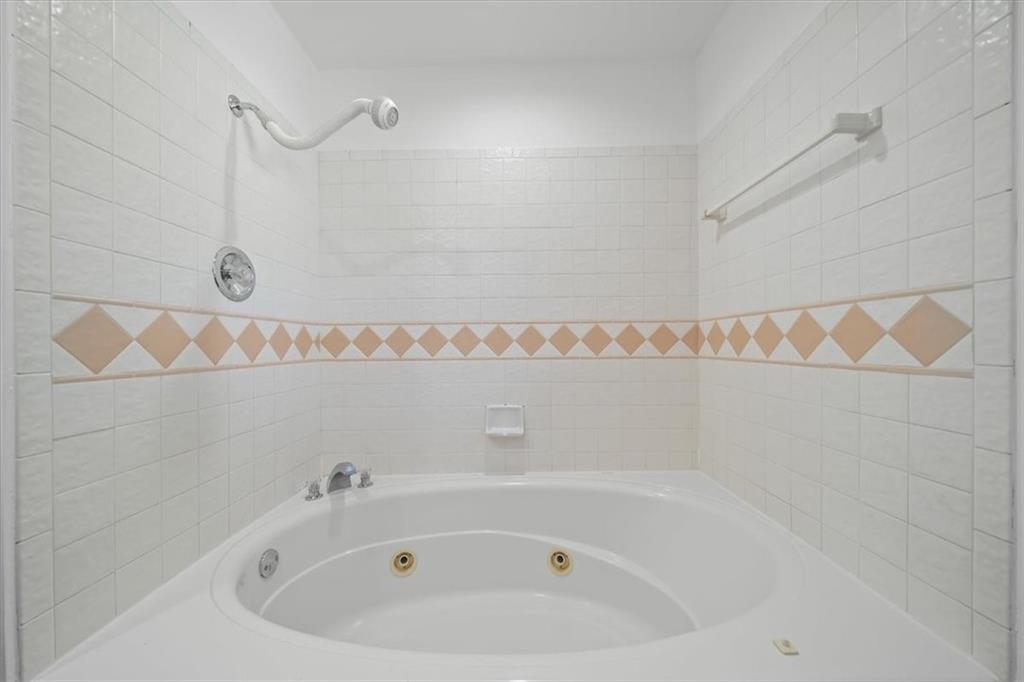 8204 Tomahawk Road Prairie Village, KS 66208 - Photo 32 of 46