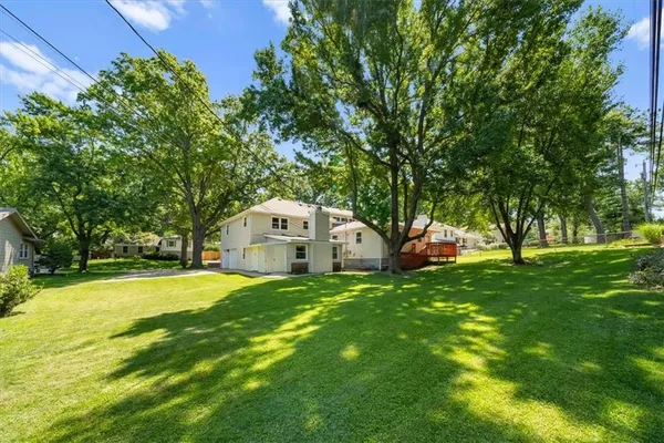 $585,000 | 8204 Tomahawk Road, Prairie Village, KS 66208